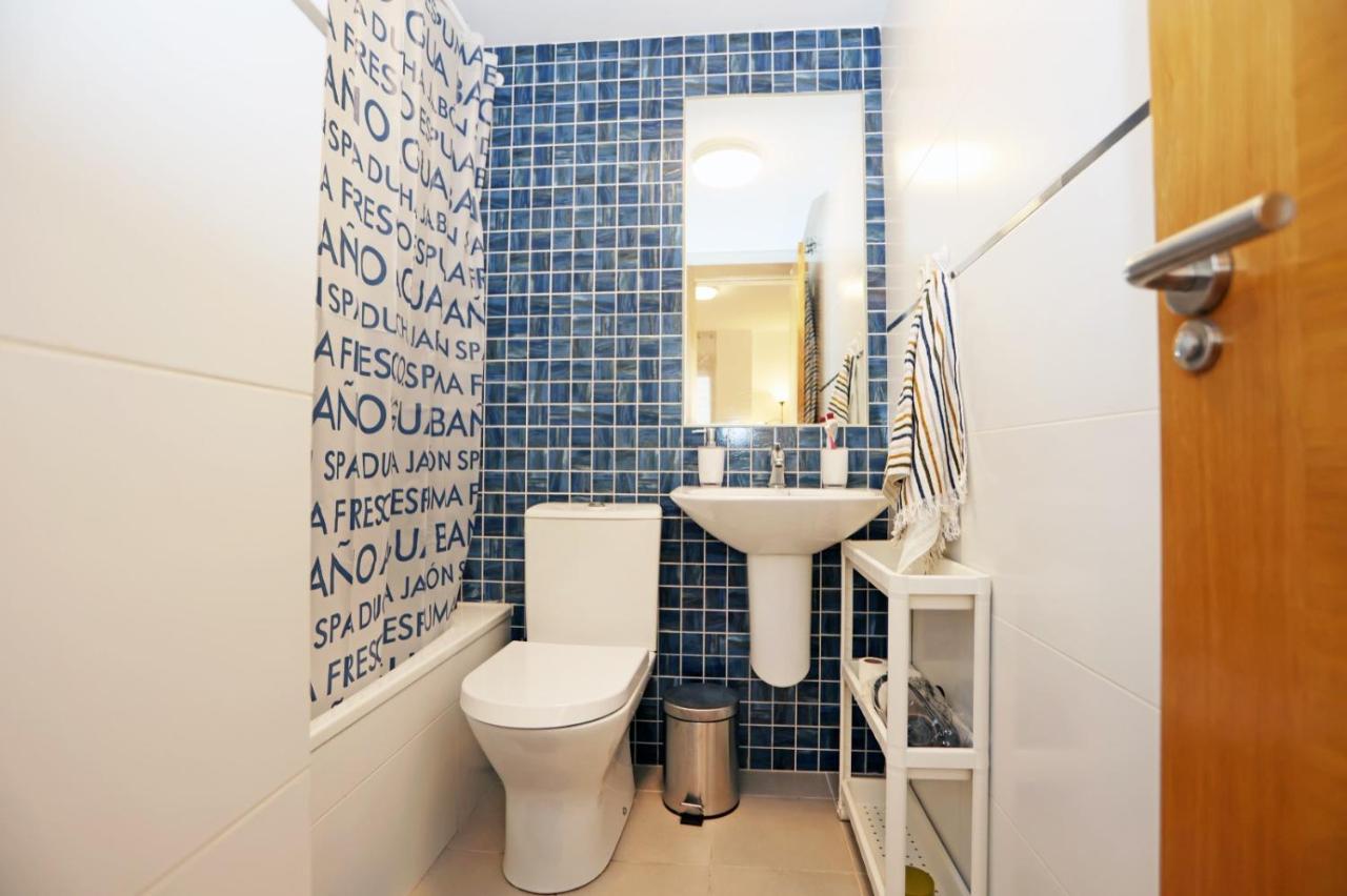 Casa Fenicia - Cosy Apartment With Free Private Parking Malaga Exterior photo